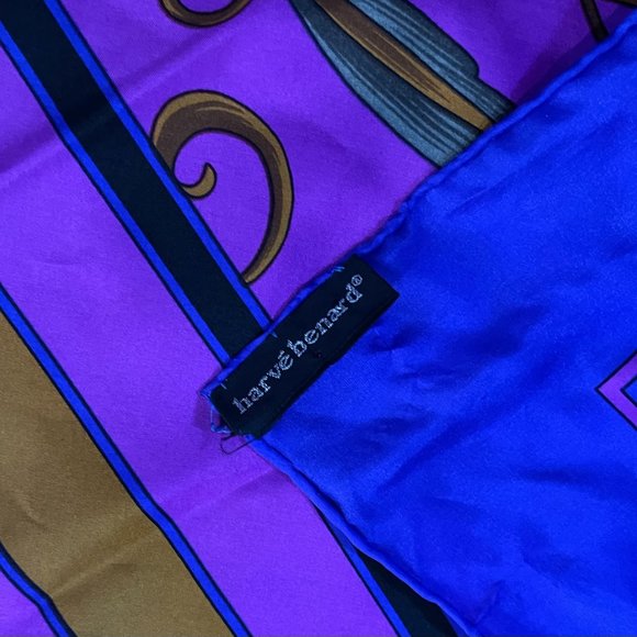 Designer, Vintage Harve Benard Silk Scarf - Picture 4 of 5